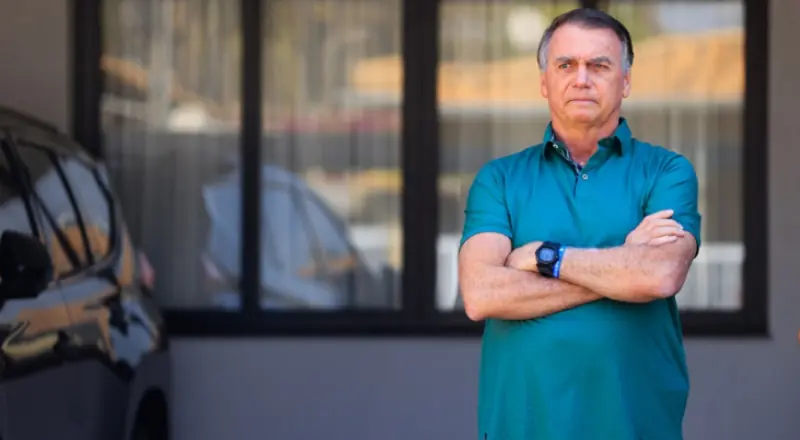 Moraes nega visitas livres de filhos a Bolsonaro na prisão