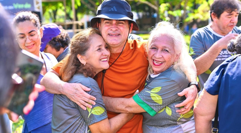 Rejeição de David Almeida diminui após romper com Omar Aziz e cresce apoio