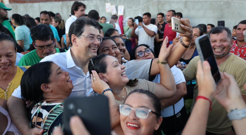 Eduardo Braga lidera pesquisa e inspira confiança no Senado
