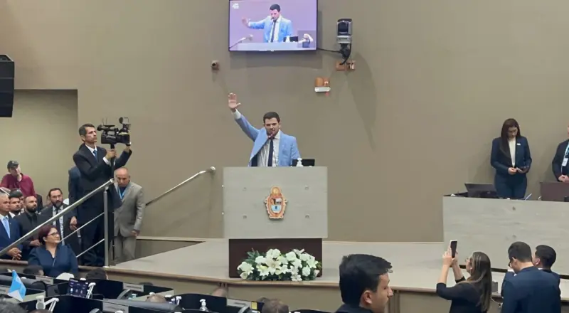 Renato Junior assume Prefeitura de Manaus e promete transformação social
