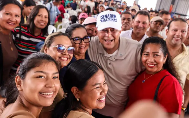 Eduardo Braga entrega obras e investe na saúde do Alto Solimões