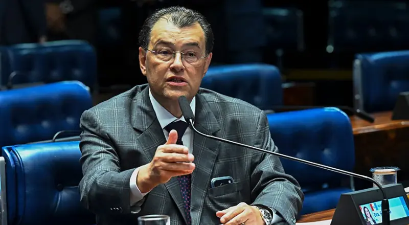 Senador Eduardo Braga protocola PEC que unifica ética pública