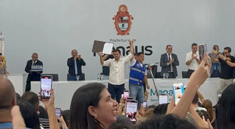 Prefeito Renato Junior sanciona lei de indenização para agentes de saúde em Manaus