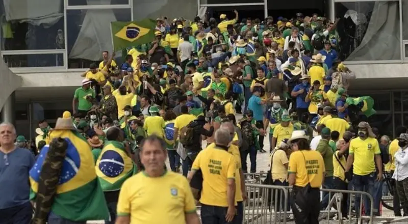 STF concede prisão domiciliar humanitária a 18 idosos detidos