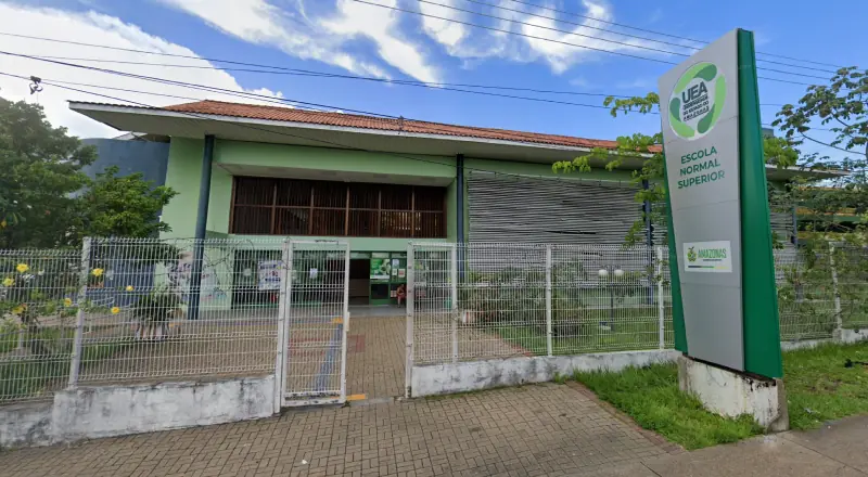 UEA se pronuncia e instaura comissão disciplinar contra perseguição a aluno