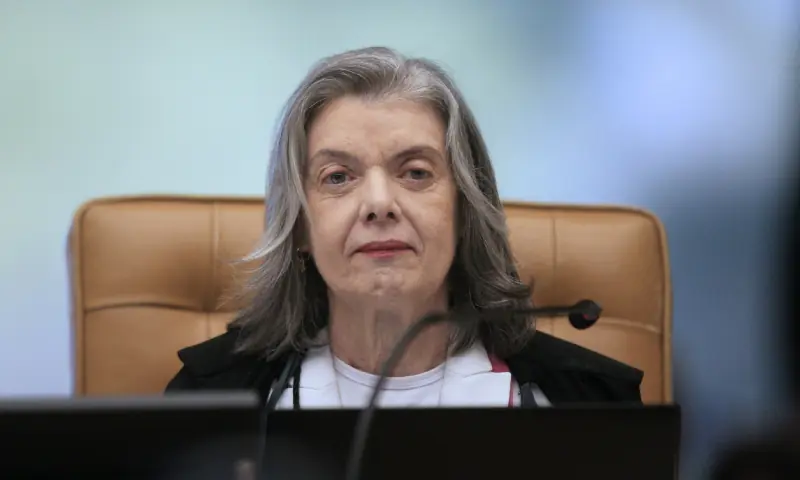 Ministra Cármen Lúcia derruba censura e defende imprensa livre