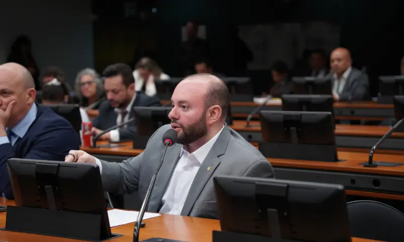 No Conselho de Ética, Fausto Jr. pede vista de processo urgente