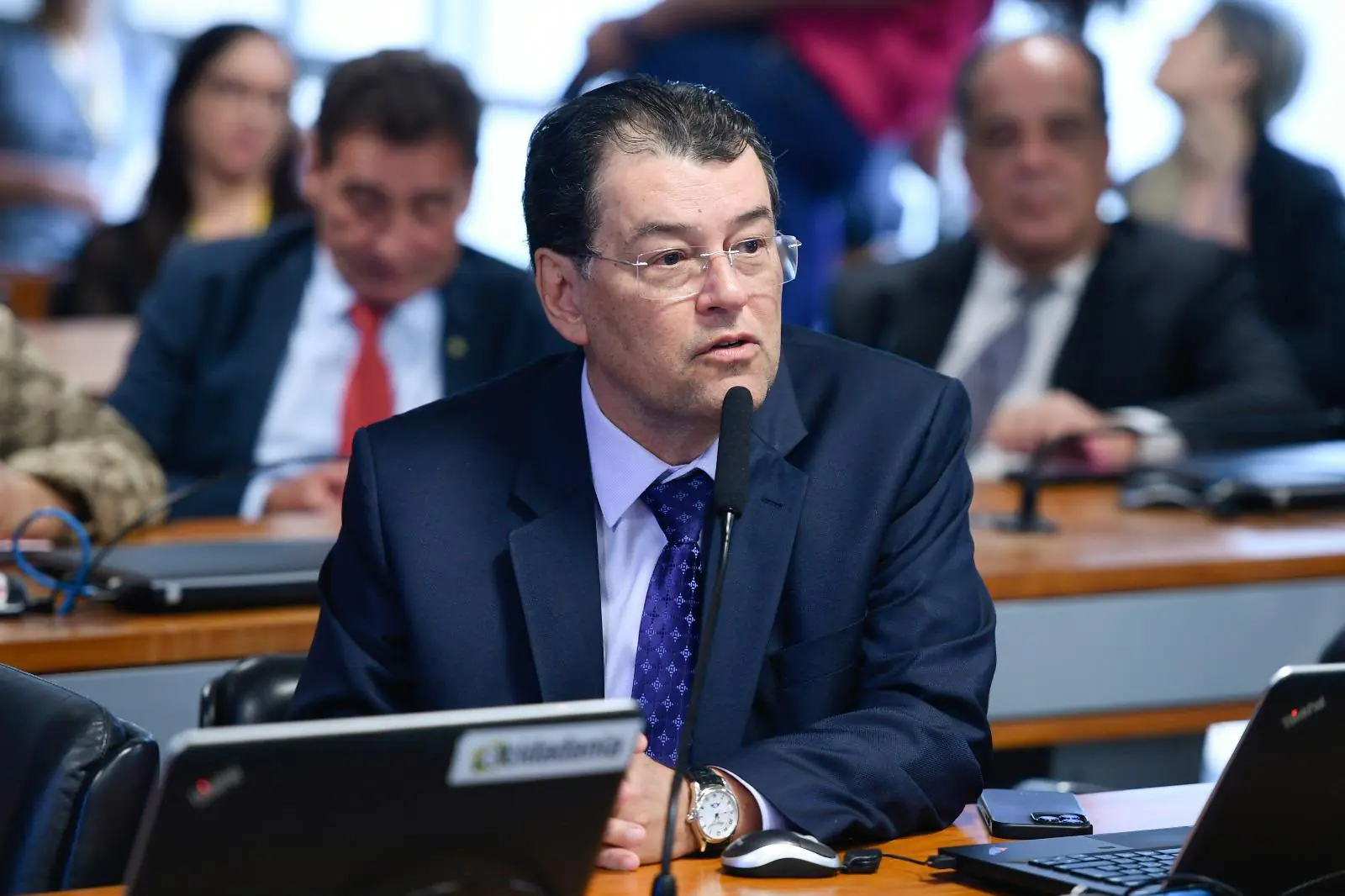 Eduardo Braga enfrenta nova ofensiva da Fiesp pela Zona Franca