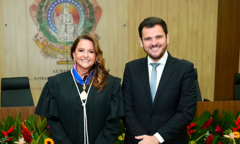Prefeito Renato Junior prestigia a posse de Laura Maria no TRE-AM