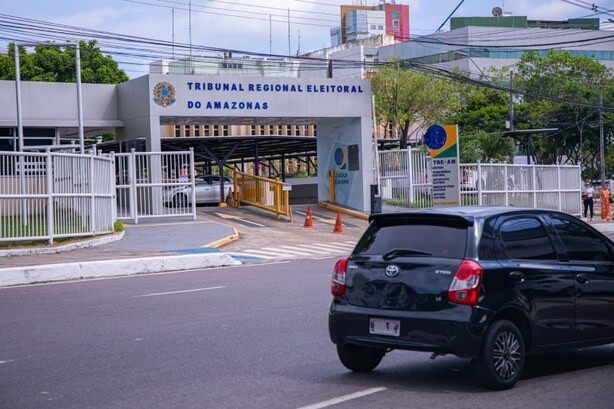 Carros de aplicativo não podem exibir propaganda eleitoral: saiba mais
