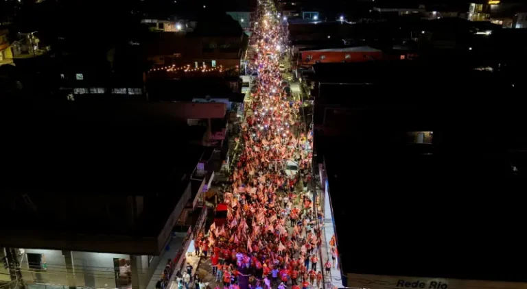 Caravana de David Almeida reúne multidão em apoio em Tefé