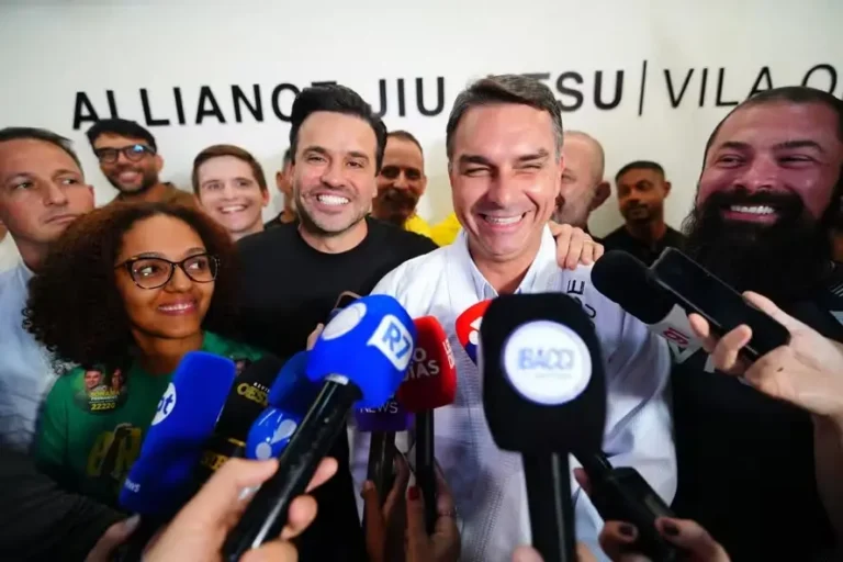 Flávio Bolsonaro diz que Pablo Marçal irá colaborar na campanha de empreendedorismo