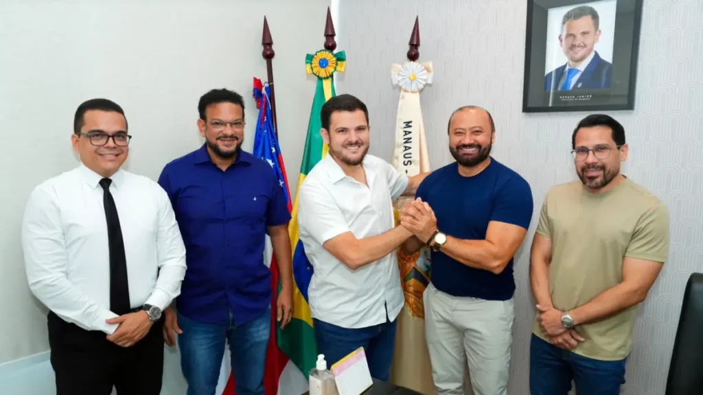 Prefeito Renato Junior anuncia convocação de 1.500 aprovados na Semed