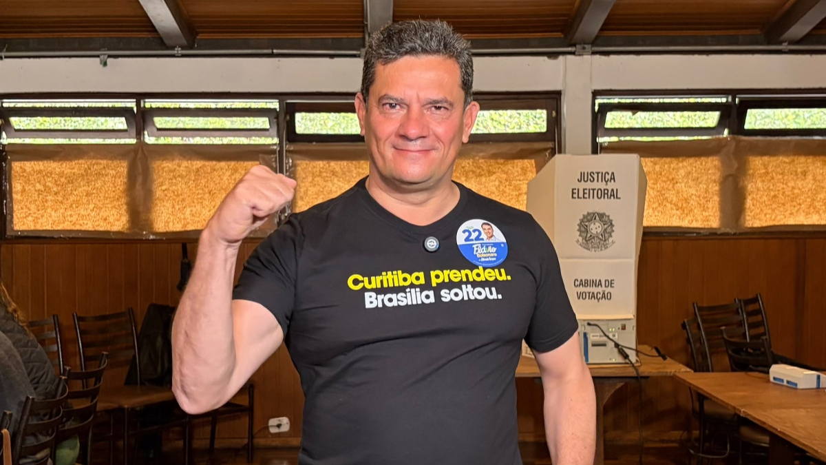 Governador eleito Sergio Moro vota no Paraná e anuncia mudanças importantes