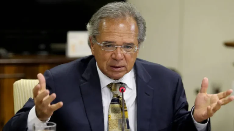 PF investiga ex-ministro Paulo Guedes por crime financeiro relevante