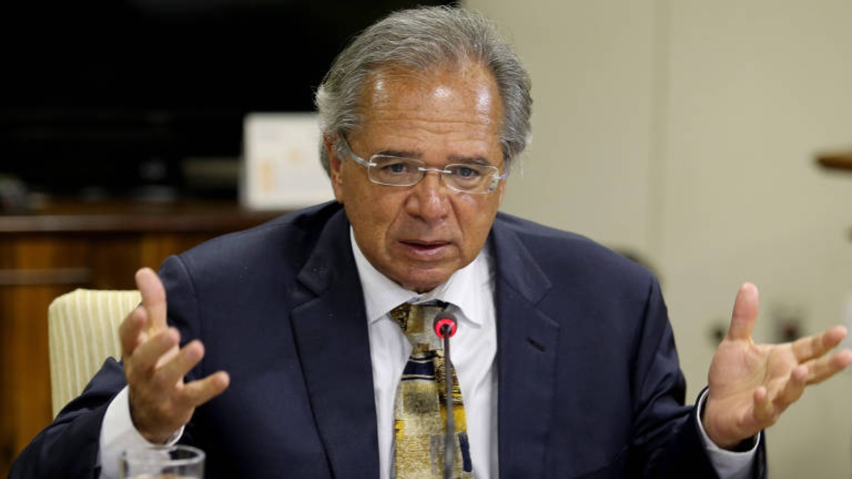 PF investiga ex-ministro Paulo Guedes por crime financeiro relevante