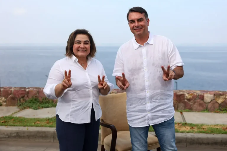 Flávio Bolsonaro pede voto útil no Amazonas e destaca benefícios da direita