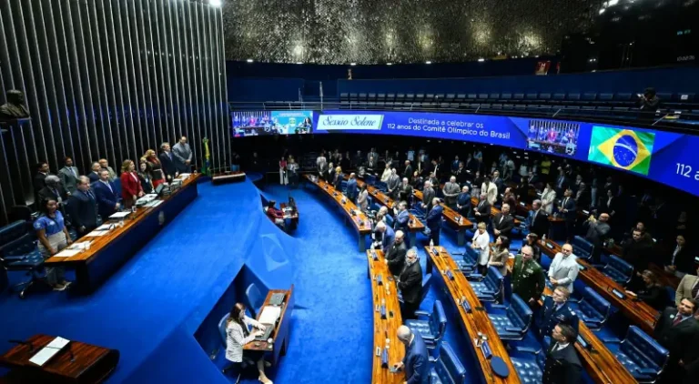 Senado aprova fim da escala 6×1: Entenda as mudanças trabalhistas
