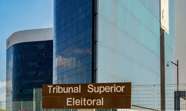 TSE estuda desativar canais políticos no WhatsApp antes da eleição